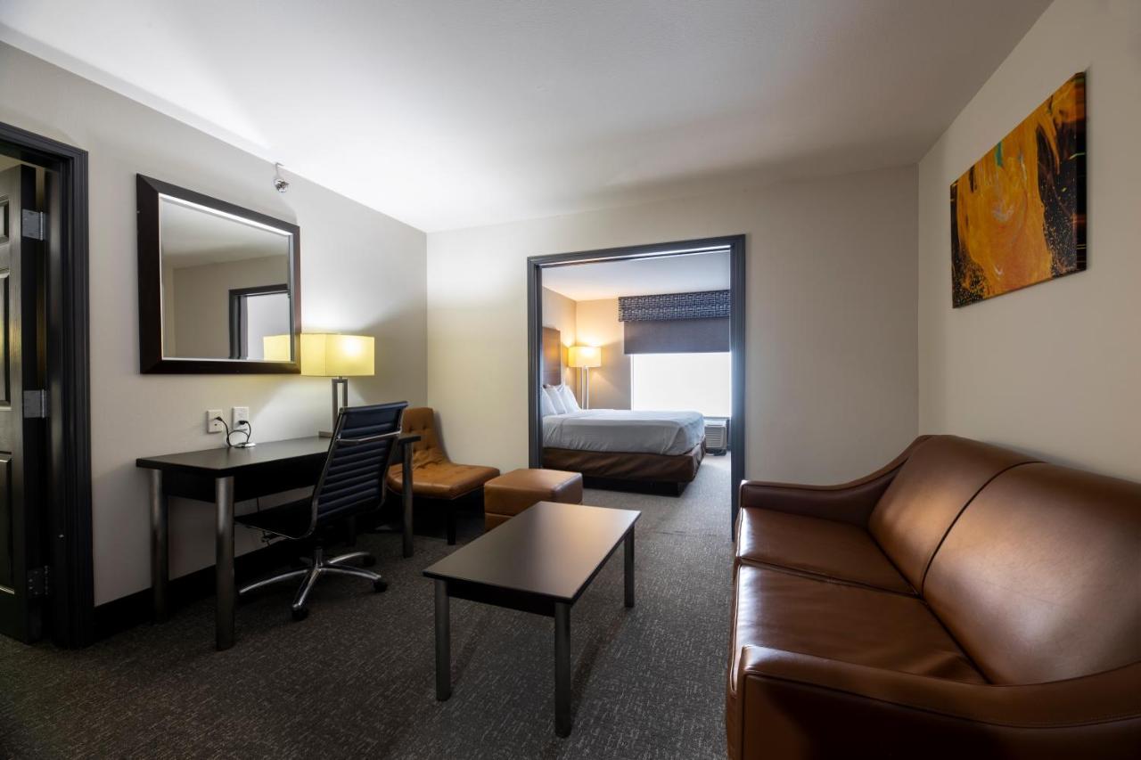 Two-Bedroom Premium Suite Non-Smoking