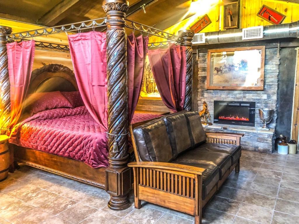 Deluxe King Studio