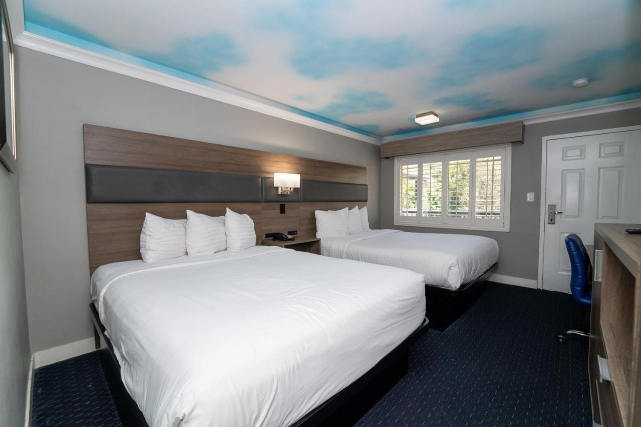 Two-Bedroom Suite