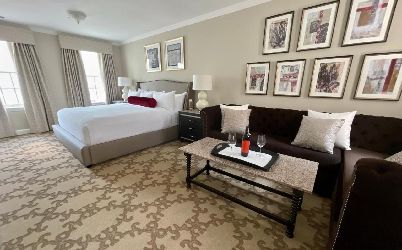 Junior King Suite