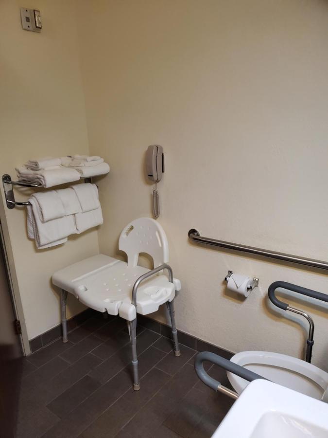 King Room - Accessible/Non-Smoking,1278278443:JPEG