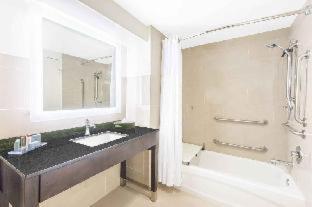 Deluxe Queen Zimmer mit 2 Queensize-Betten und Badewanne - barrierefrei, für Hörgeschädigte geeignet, Nichtraucher