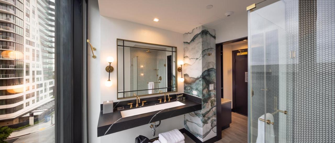 Hollywood Kamer met 2 Queensize Bedden