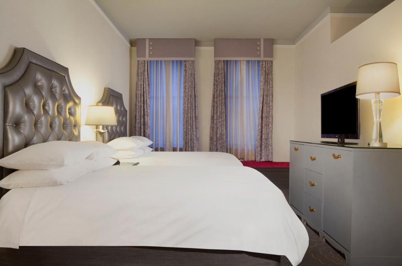 Deluxe Doppelzimmer mit 2 Doppelbetten