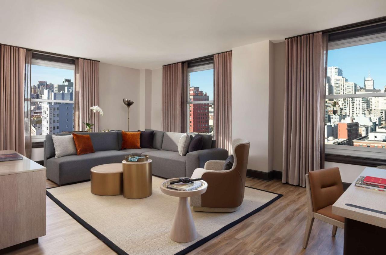 One-Bedroom King Suite - Non-Smoking,1247105845:JPEG