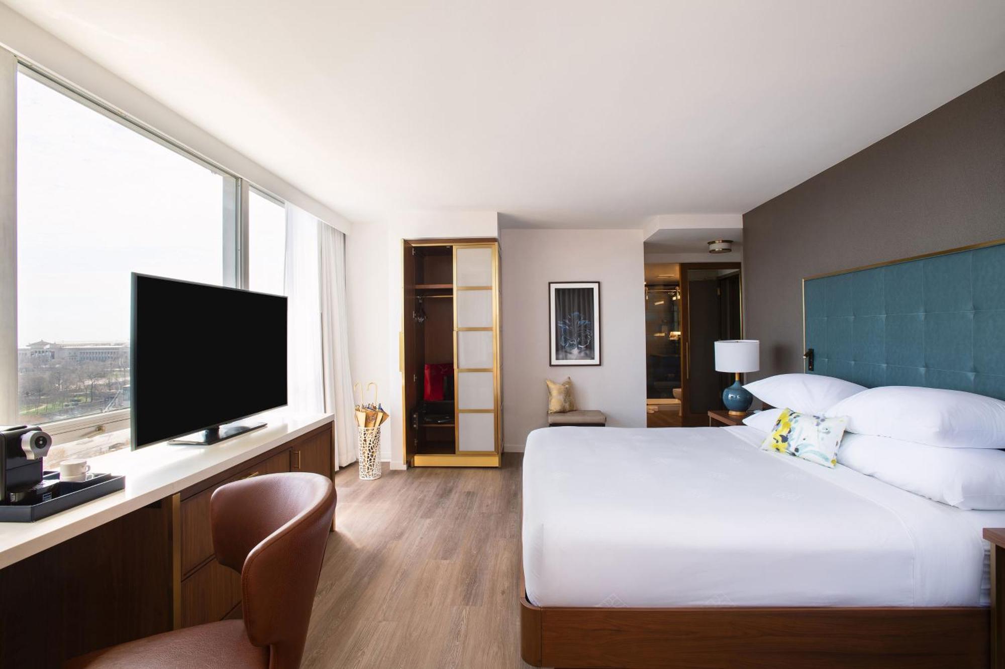 Superior King Room with City View,1400184494:JPEG