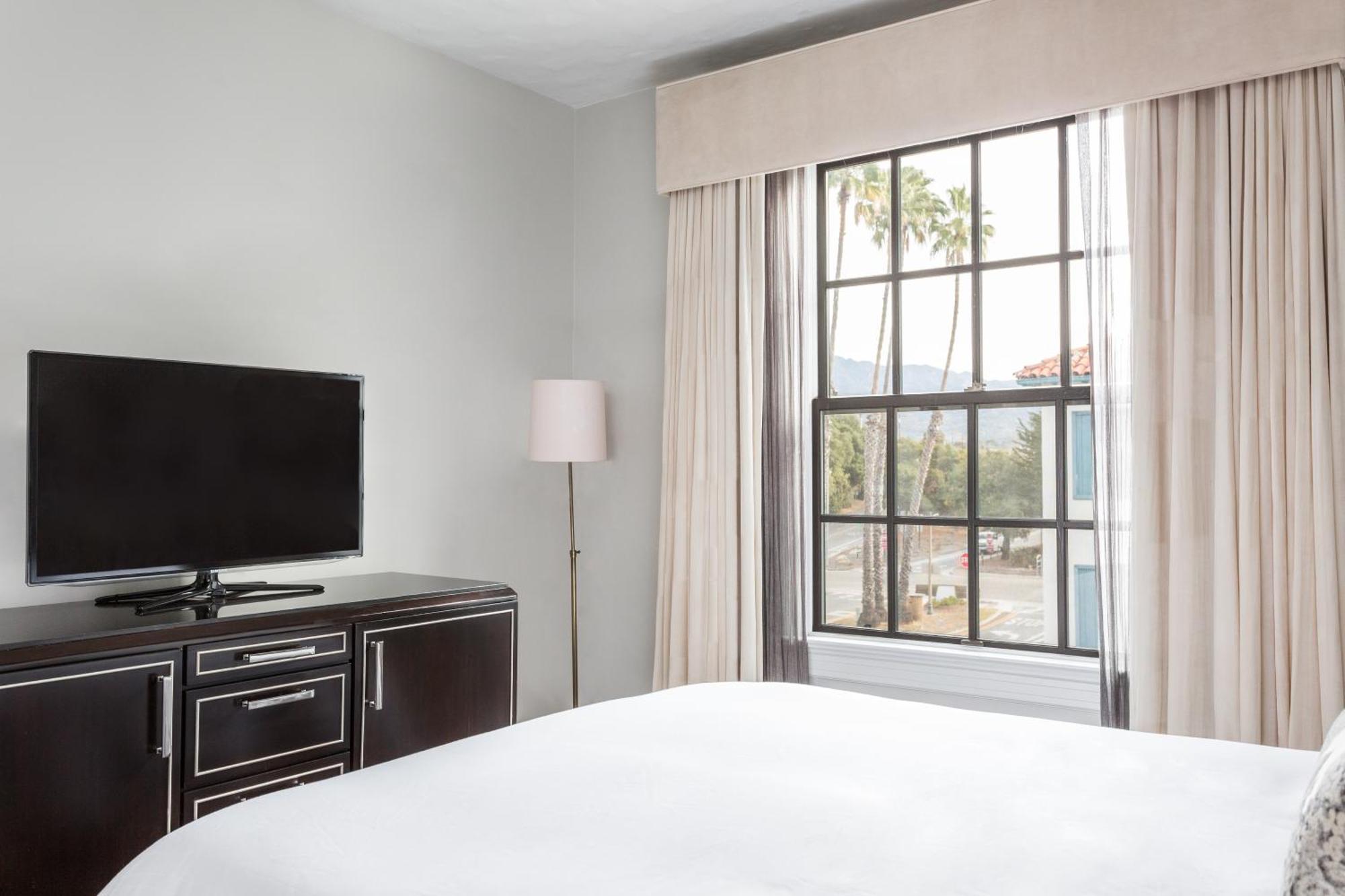 Queen Room,1211091295:JPEG