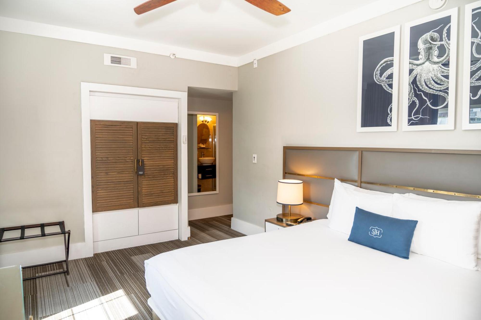 Superior King Room
