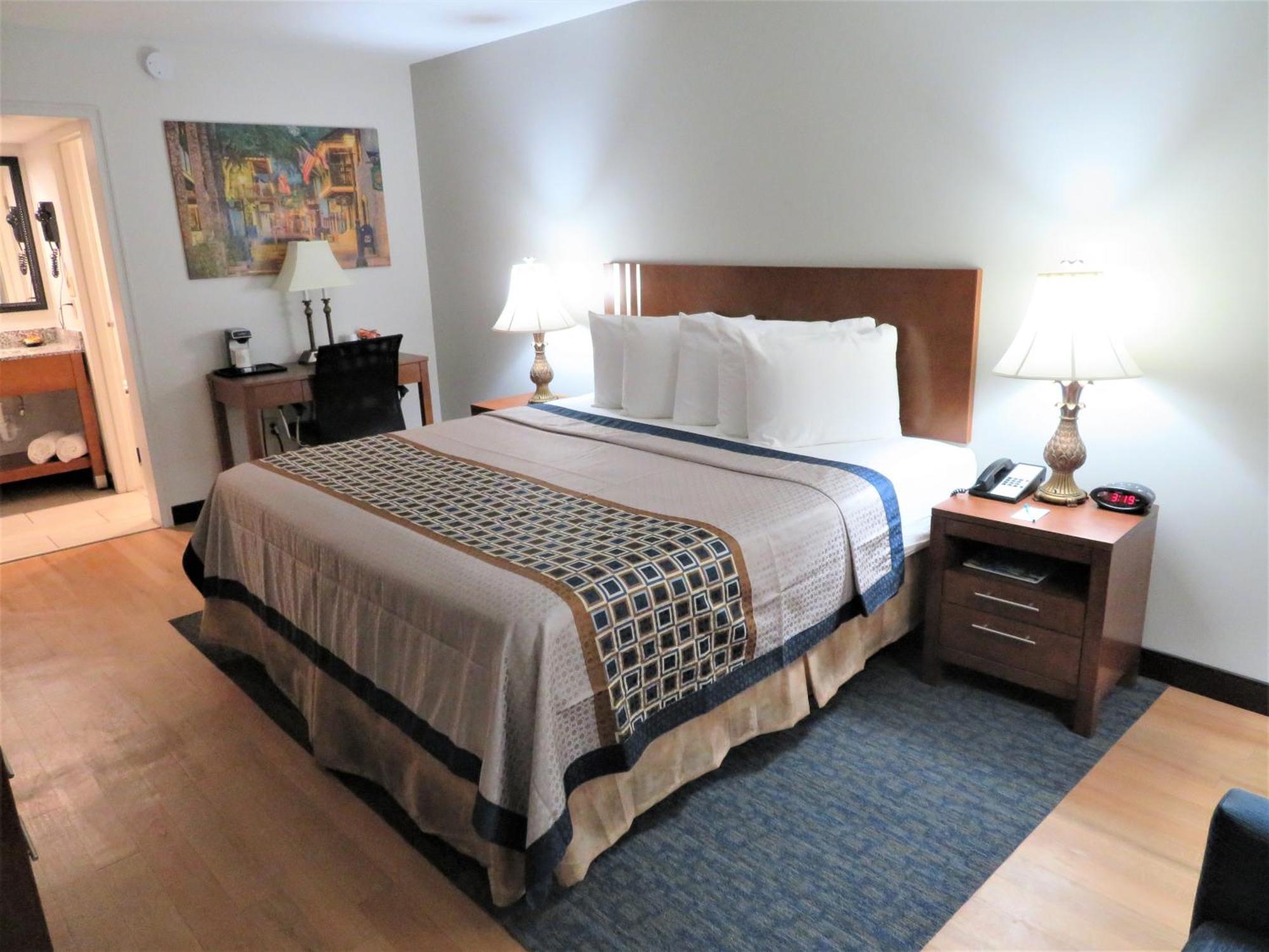 Deluxe King Room