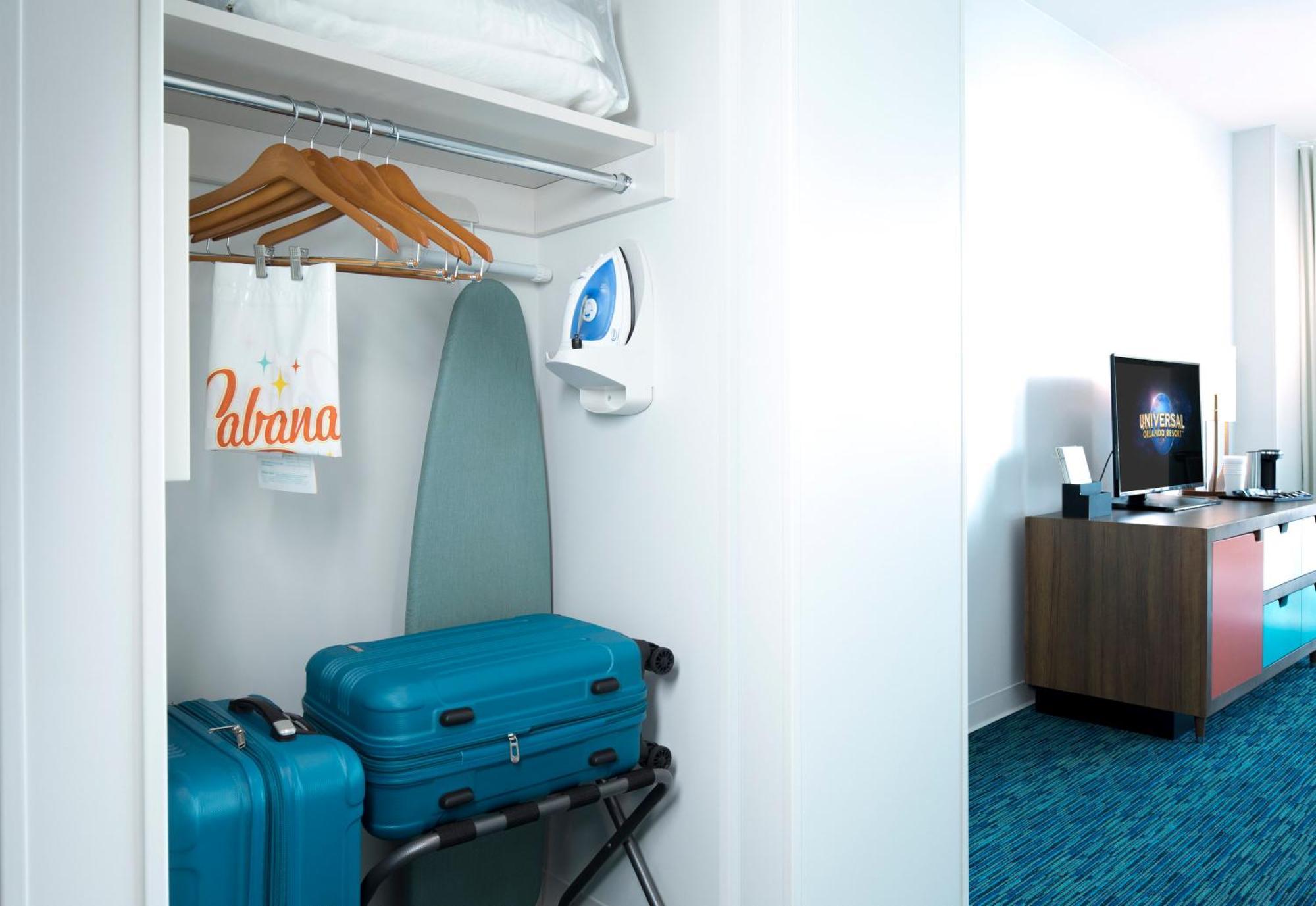 Standard Room Water Park View Includes Early Park Admission