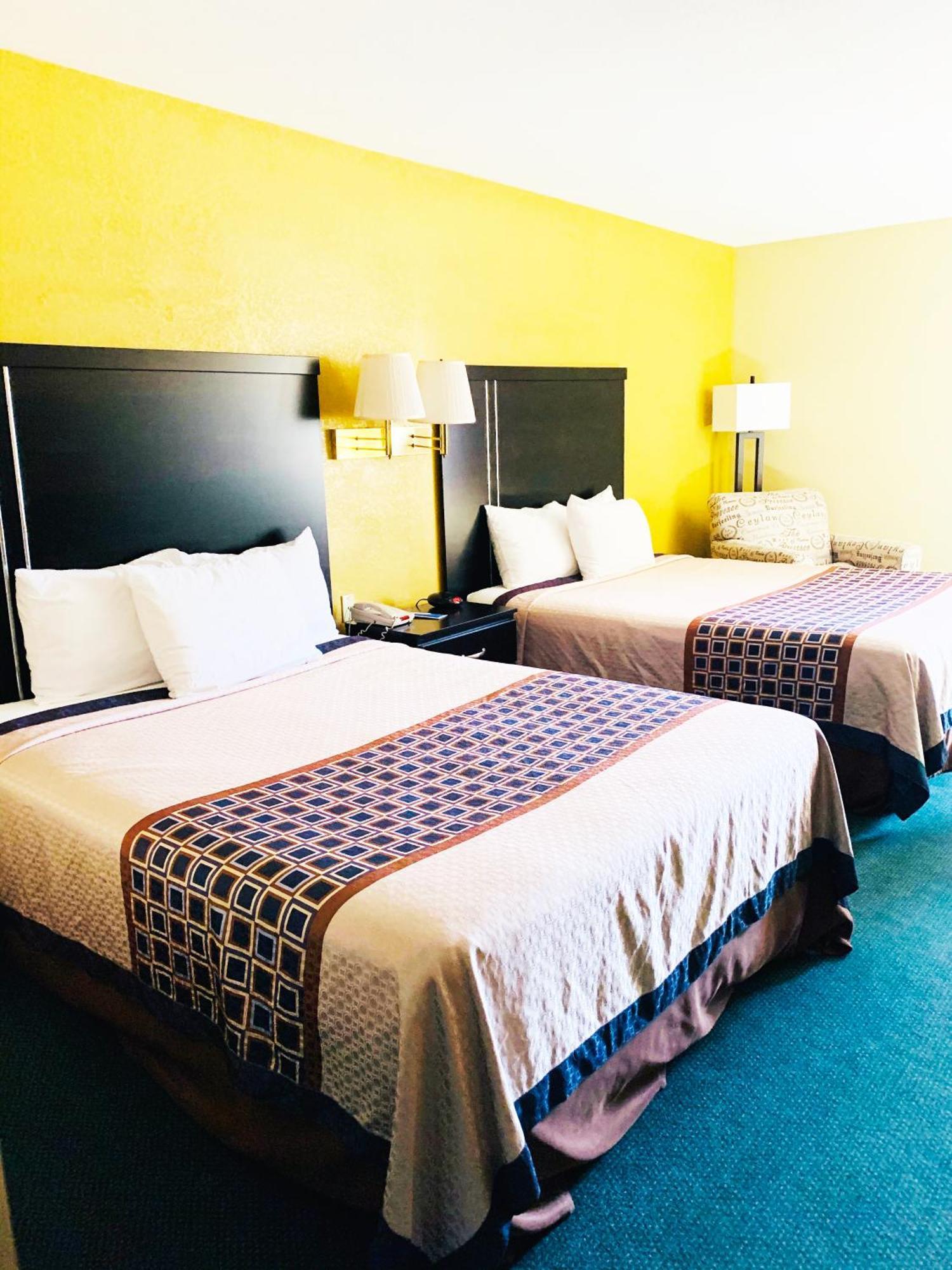 Queen Room Two Queen Beds Non-Smoking
