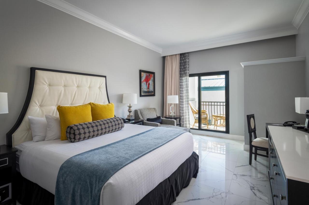 Plaza View Deluxe KingﾠDeluxe King Plazaﾠ