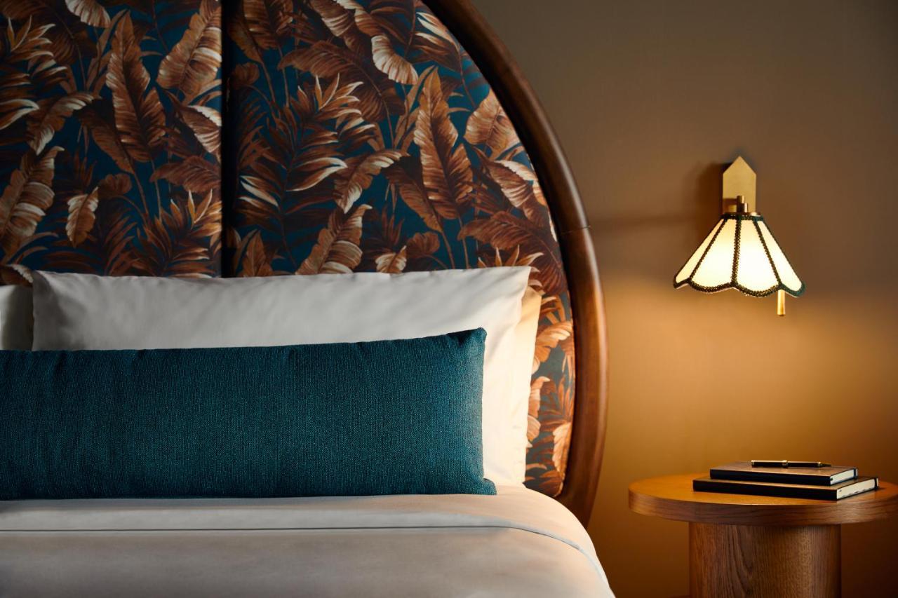 Estudio con cama extragrande