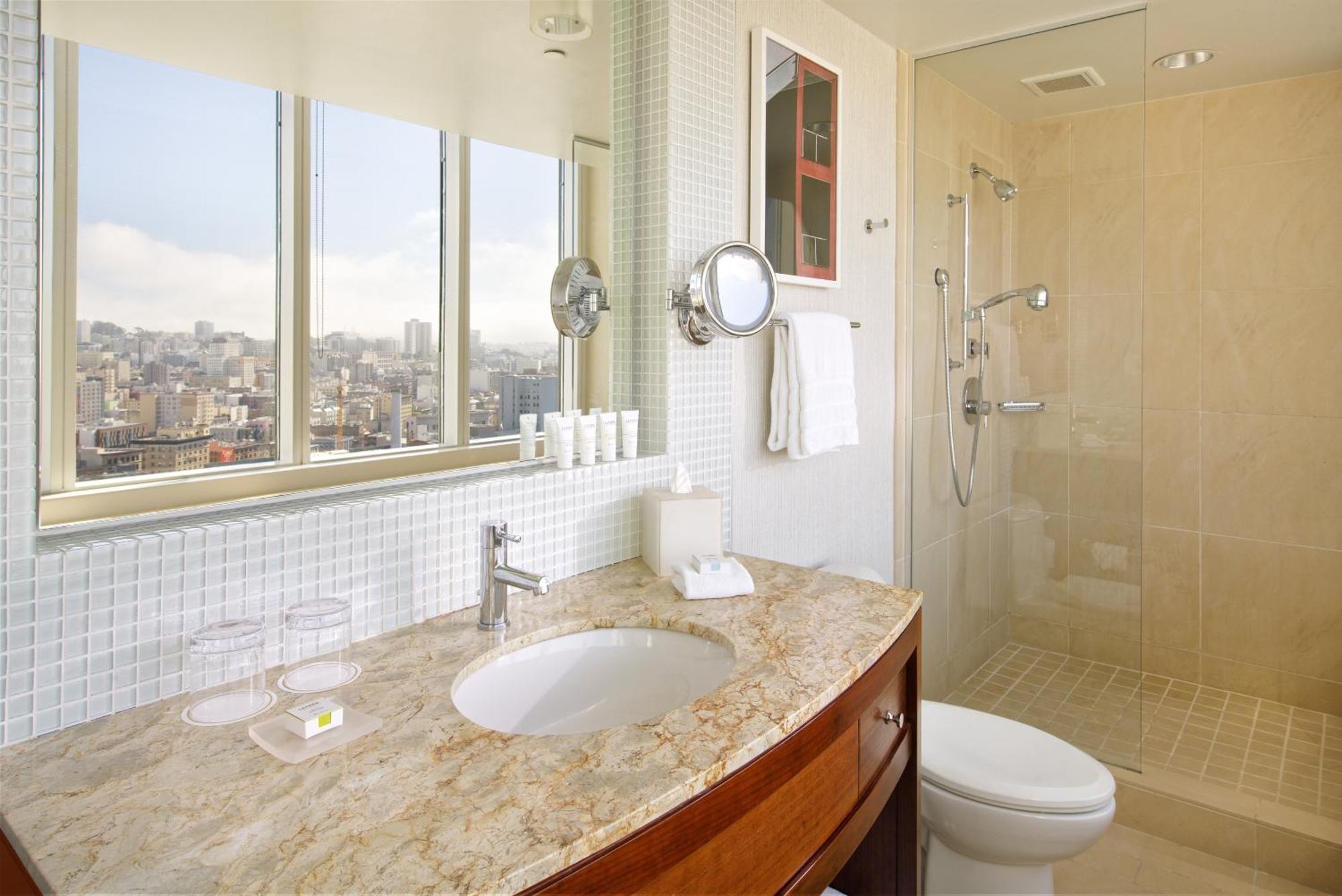 Classic King Room Skyline view