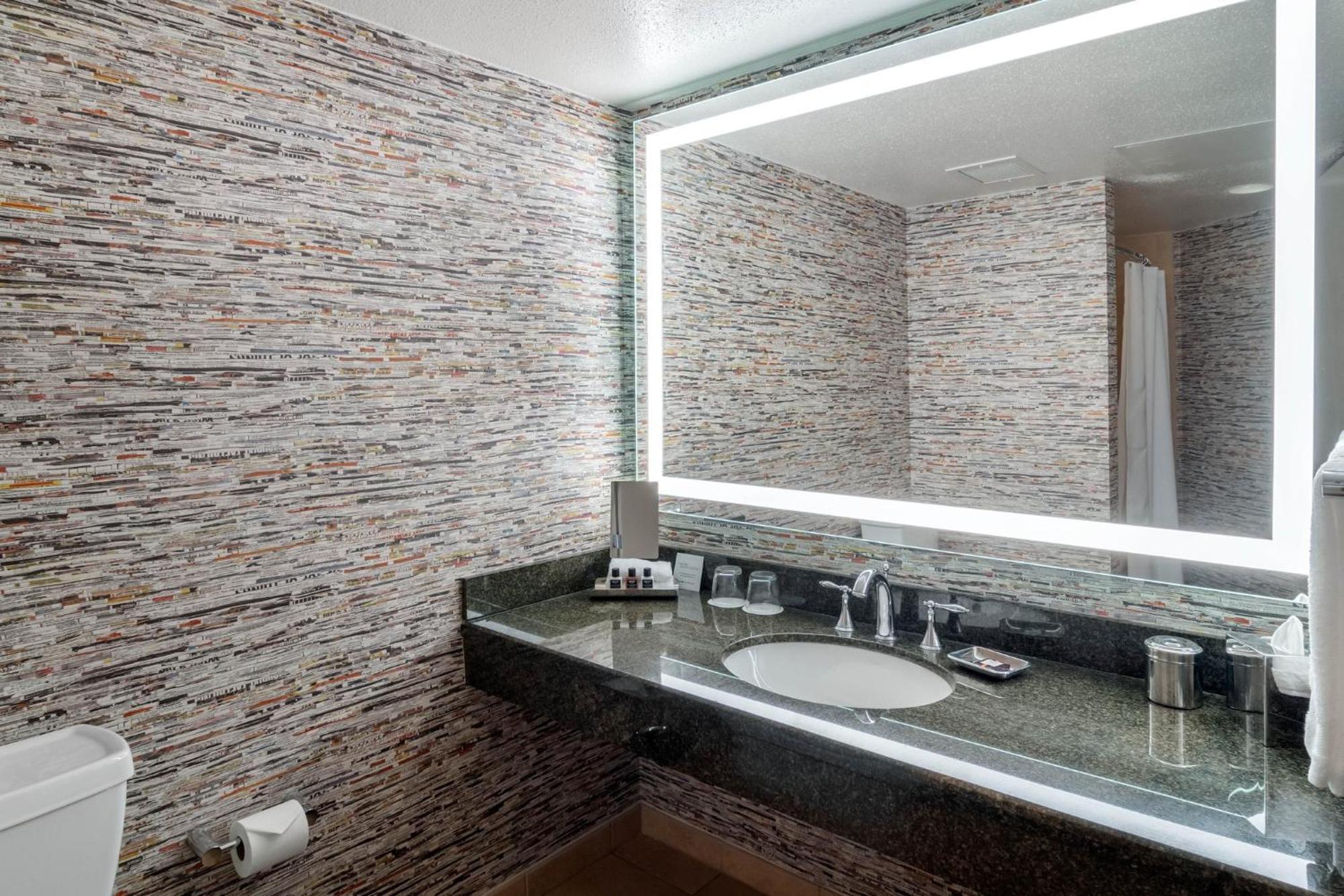 Premier Centennial Olympic Park View Room - 2 Queen Beds,1295428546:JPEG