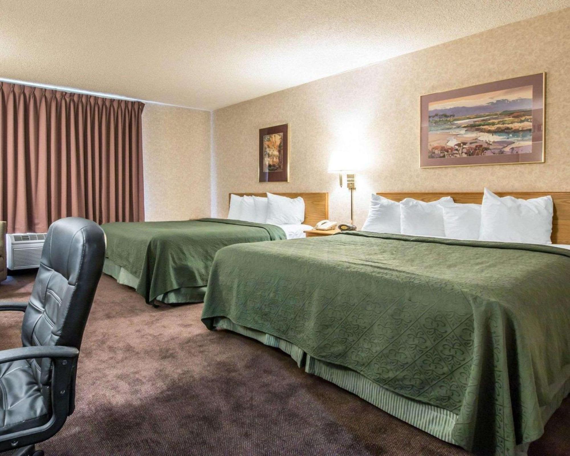 Habitación adaptada para personas con discapacidad y con ducha accesible en silla de ruedas - 2 camas grandes - No fumadores