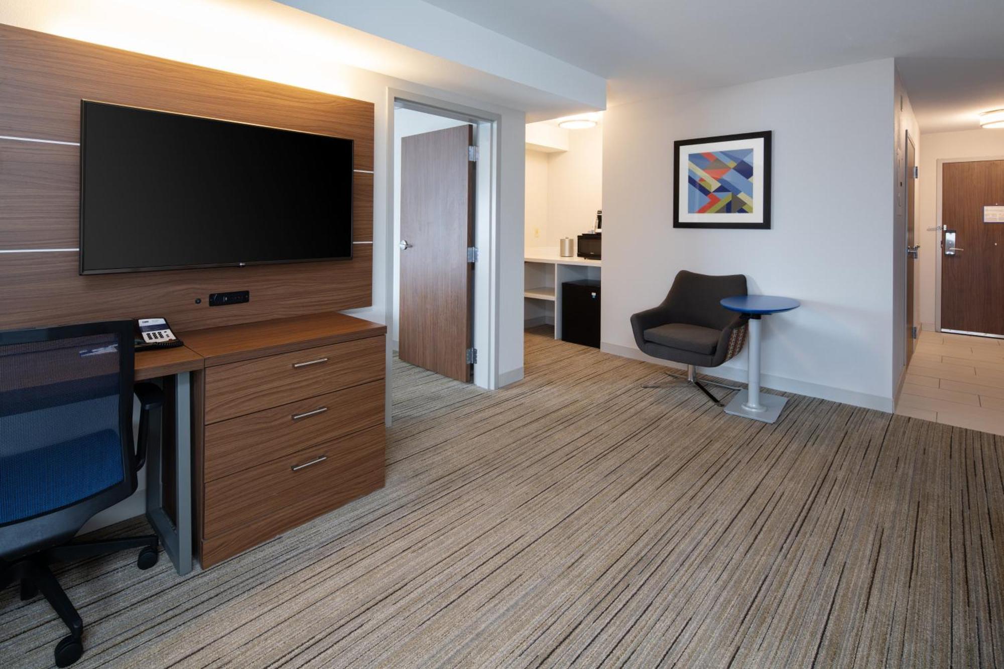 One-Bedroom King Suite