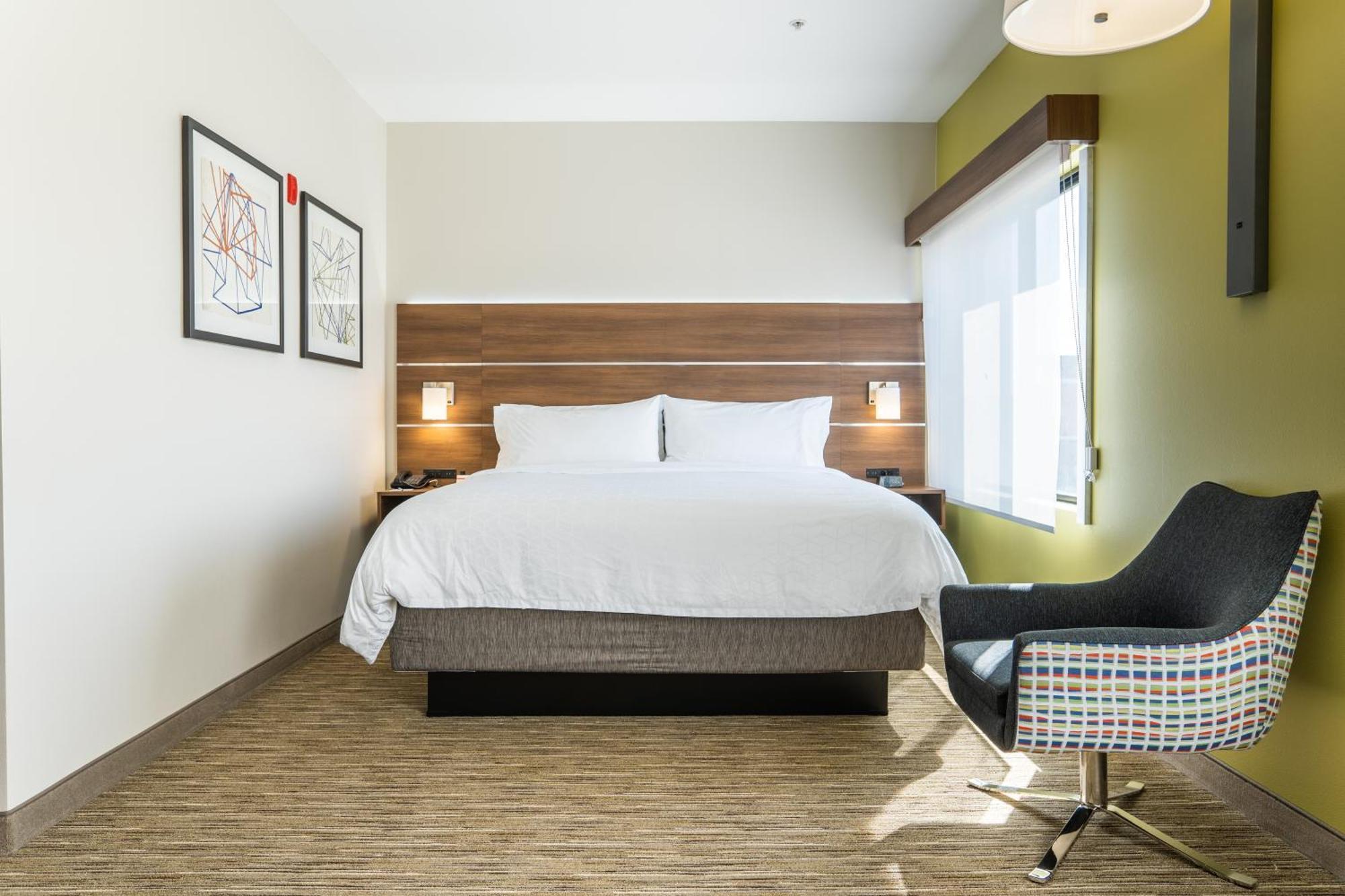 Standard Zimmer mit Kingsize-Bett