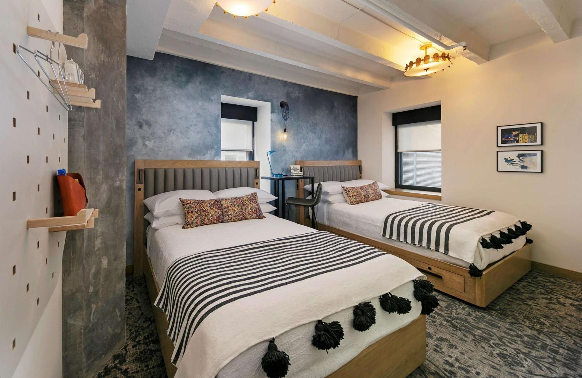 Queen Room with Two Queen Beds,1551636826:JPEG