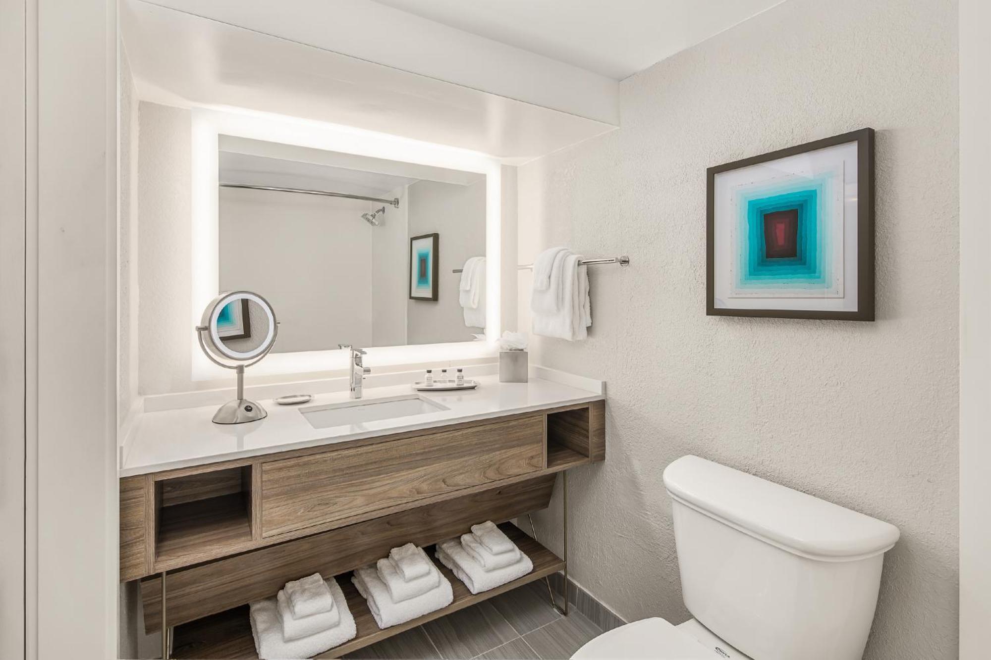 Standard King Room with Balcony,1276551688:JPEG