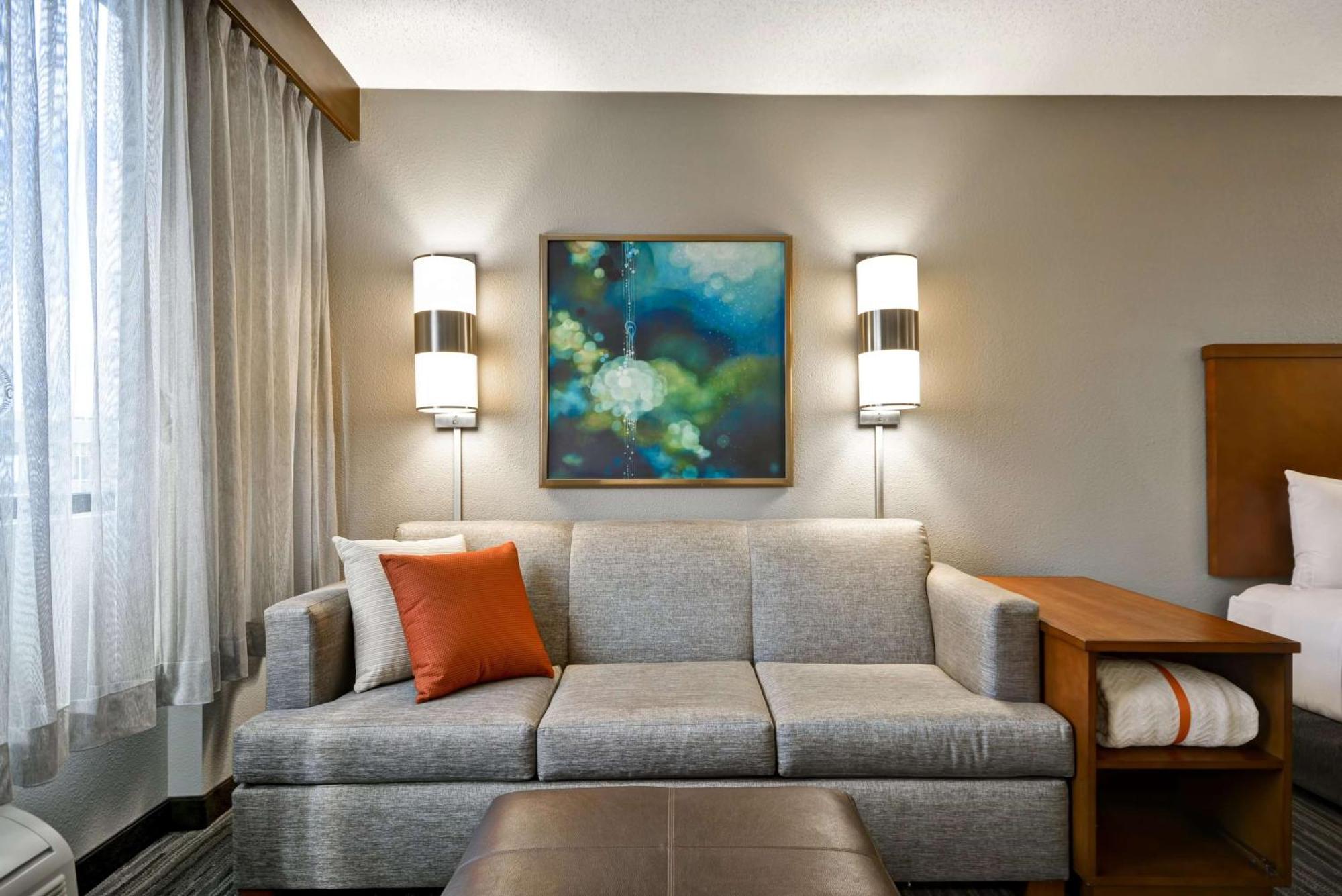 Habitación con cama extragrande y sofá cama - Planta superior
