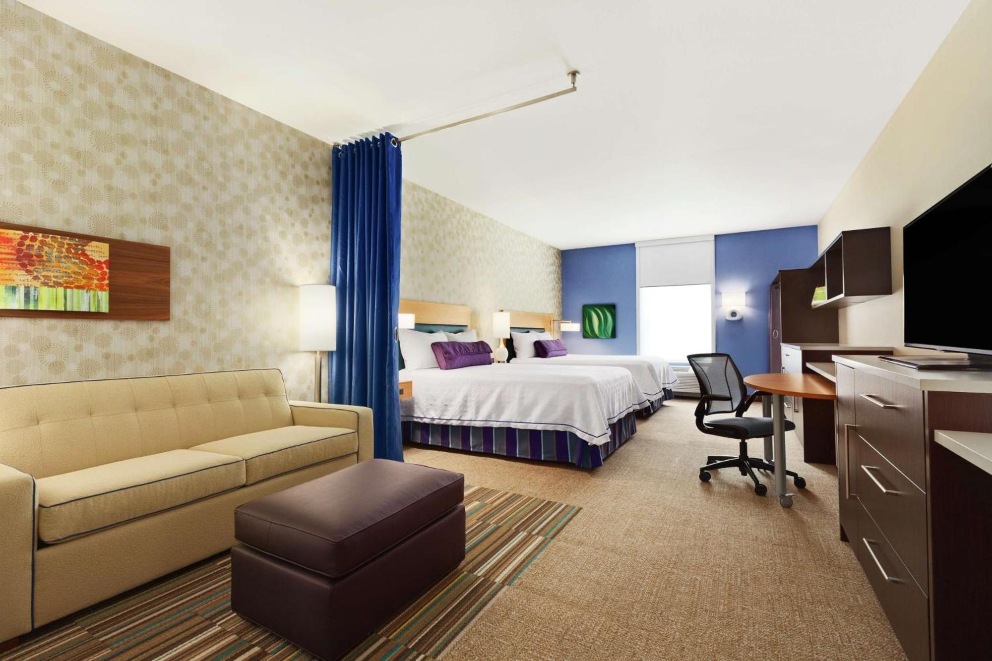 Queen Studio with Two Queen Beds - Non-Smoking