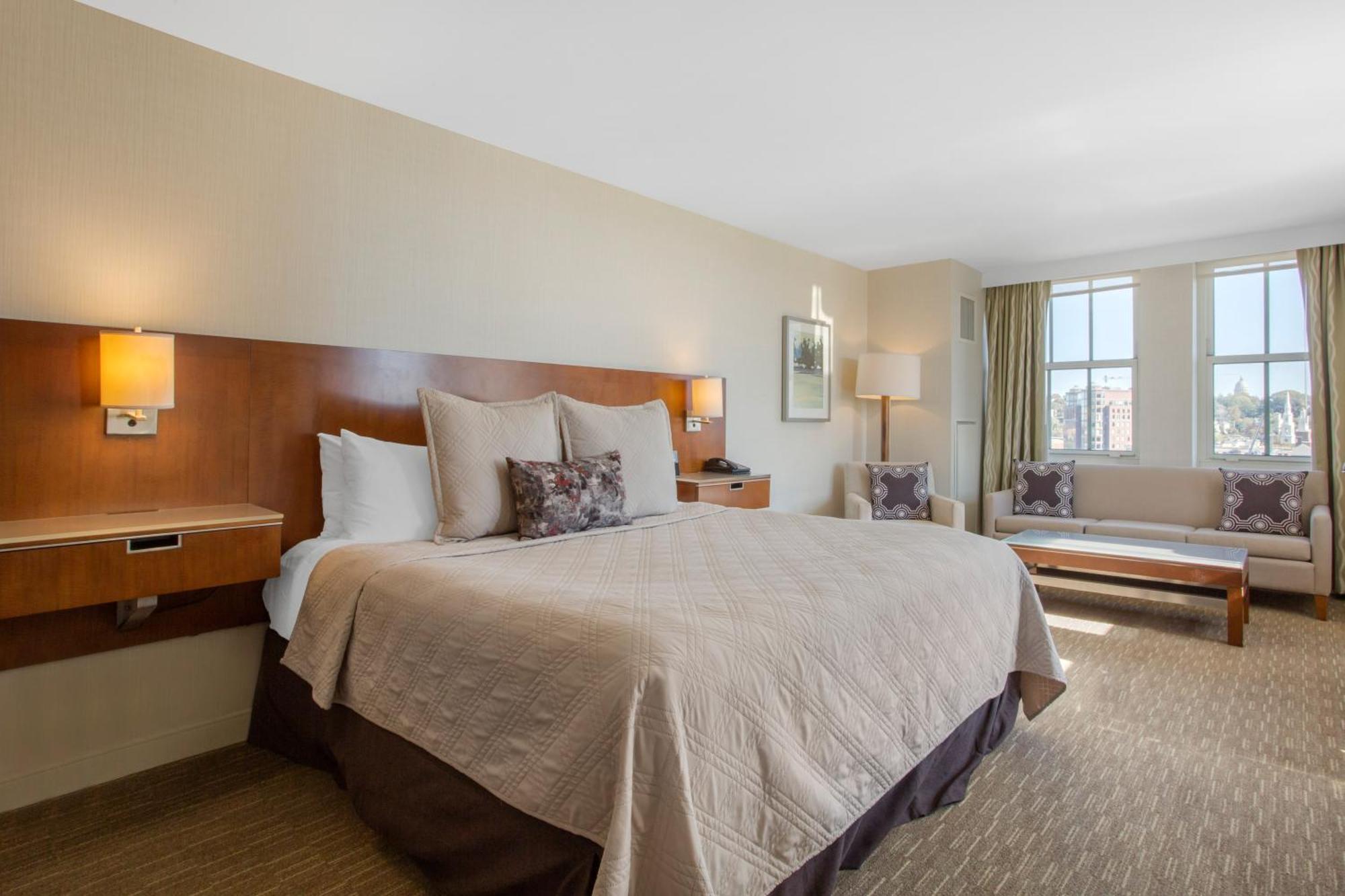Suite ADA mit Kingsize-Bett - 1 Zimmer mit Kingsize-Bett