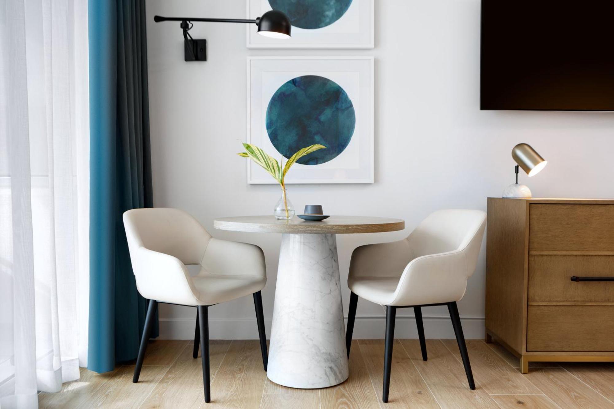 Chambre Double avec 2 Lits Doubles et Vue sur l'Eau