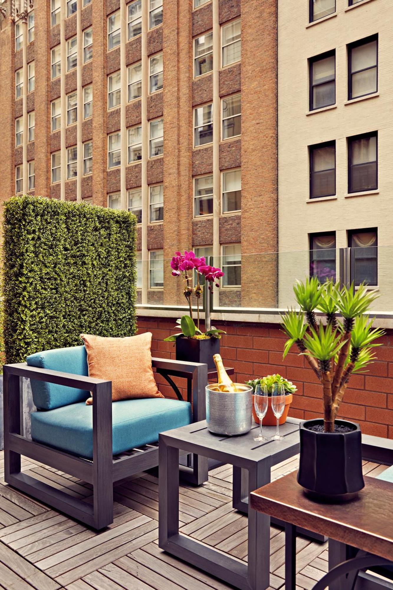 Deluxe Queen Room Terrace