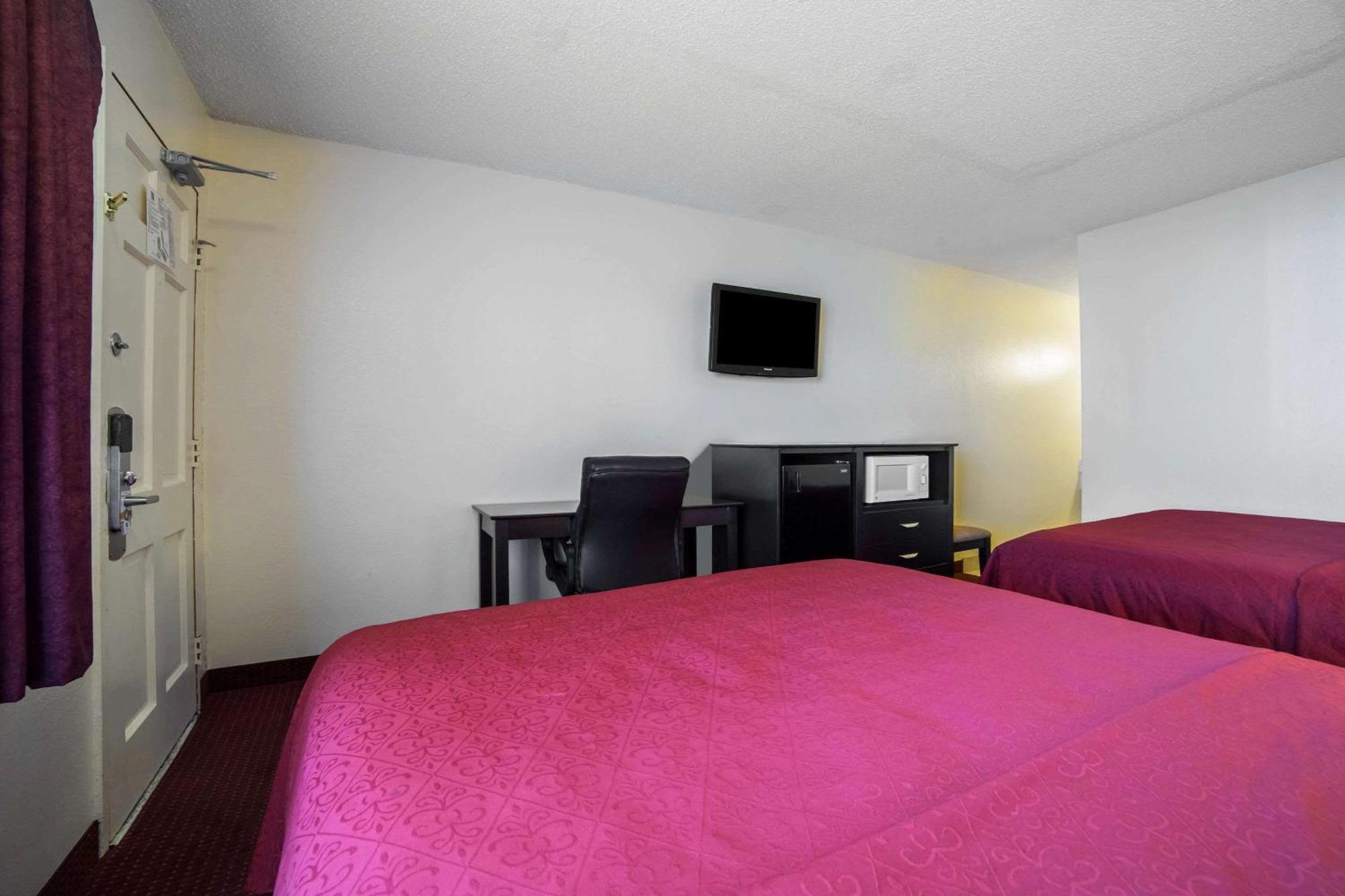 Queen Room Two Queen Beds 1st Floor or Non-Smoking