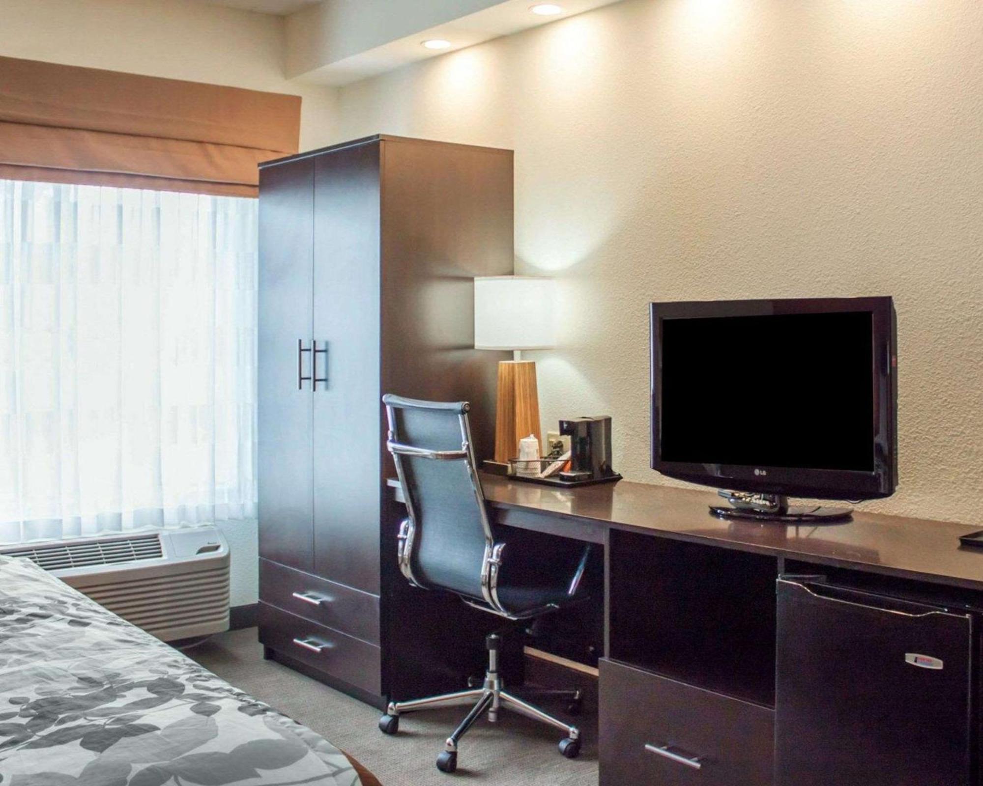 Queen Room Disability Access or Non-Smoking