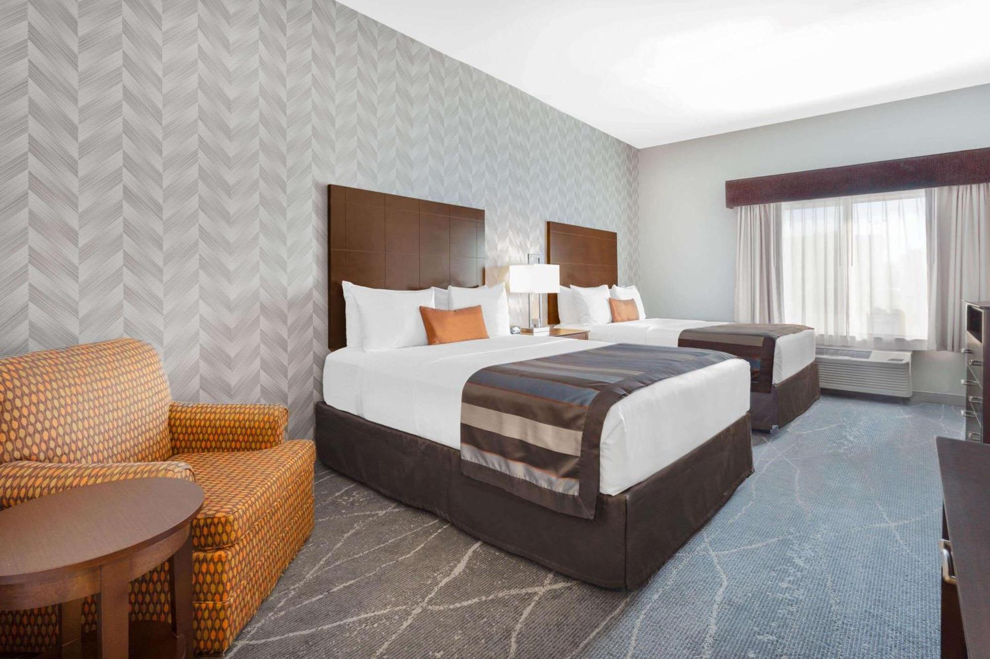 Queen Room with Two Queen Beds - Non-Smoking,1282428319:JPEG