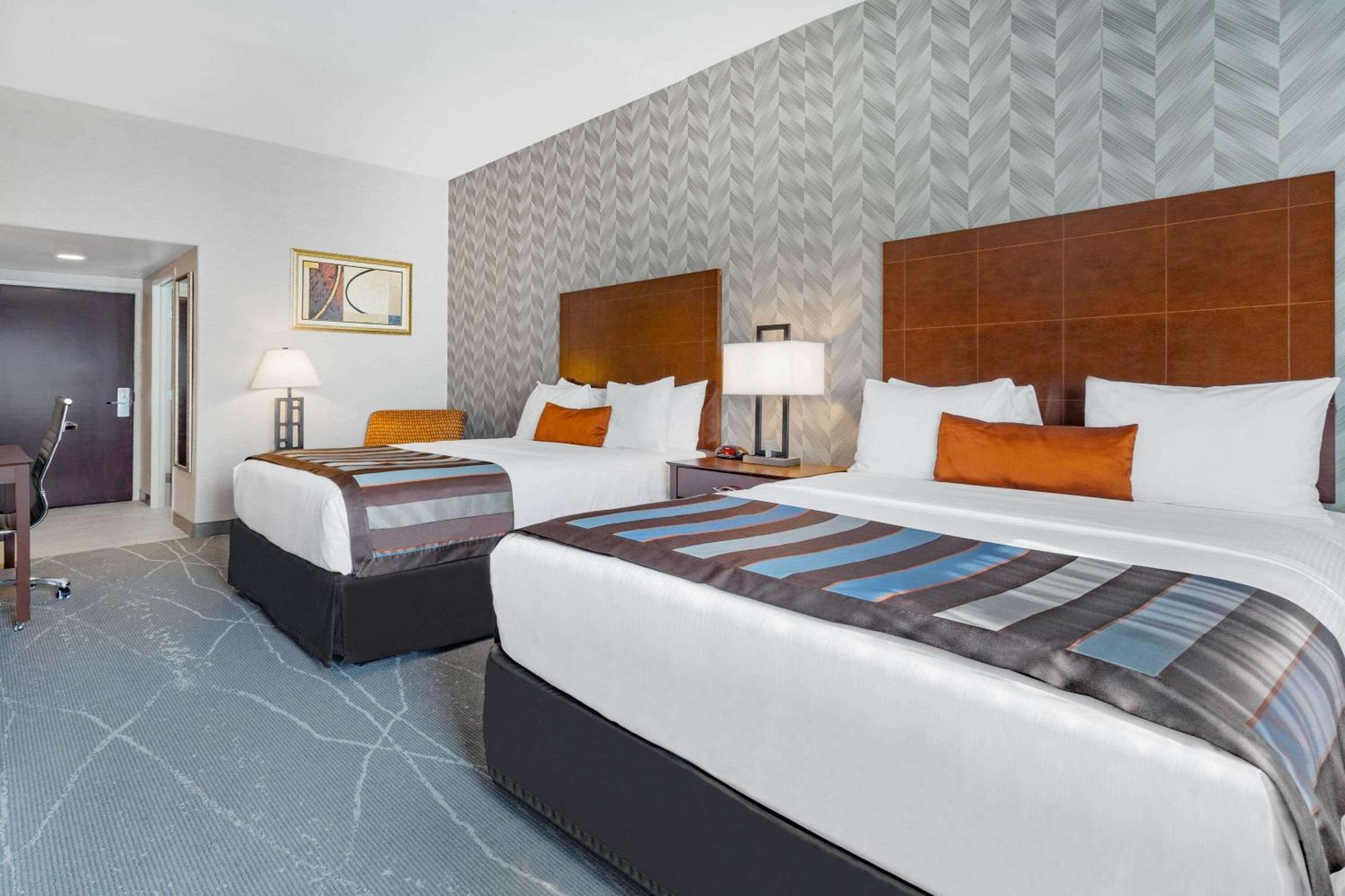 Queen Room Two Queen Beds Non-Smoking