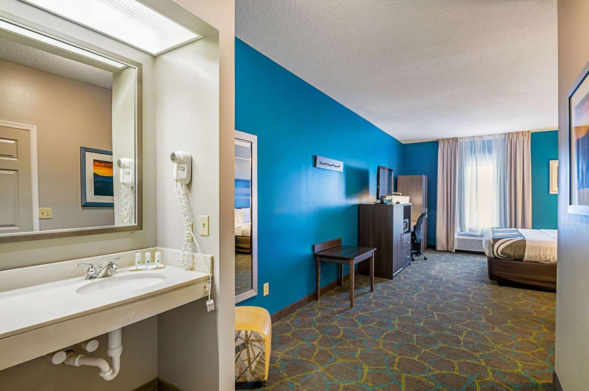 Chambre Lit King-Size - Accessible aux Personnes à Mobilité Réduite/Non-Fumeurs