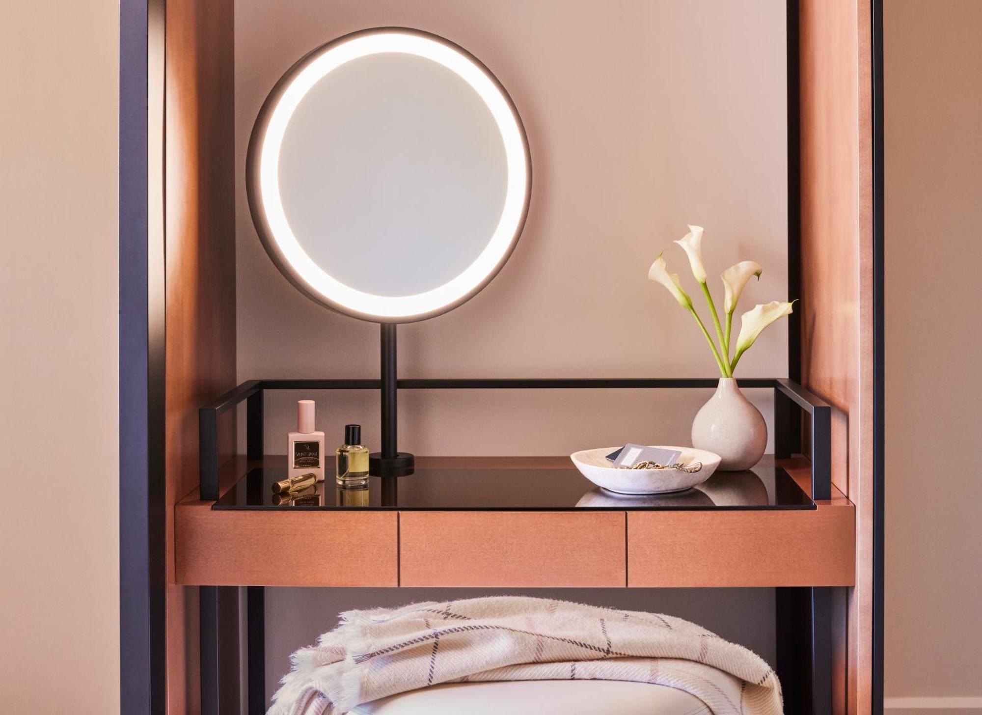 Deluxe Patron Tower Room 2 Queens,1286012701:JPEG