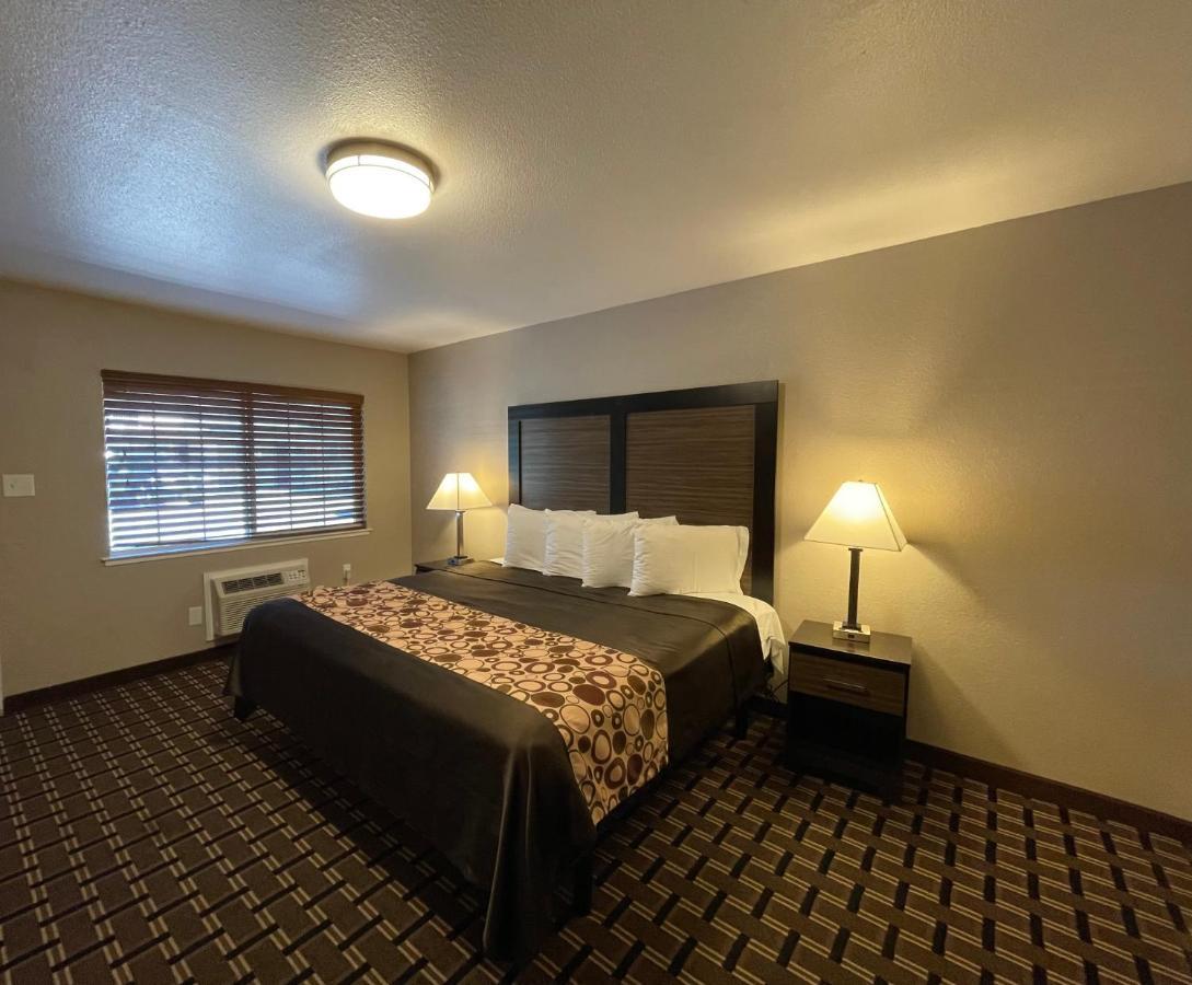 Standard Zimmer mit Kingsize-Bett
