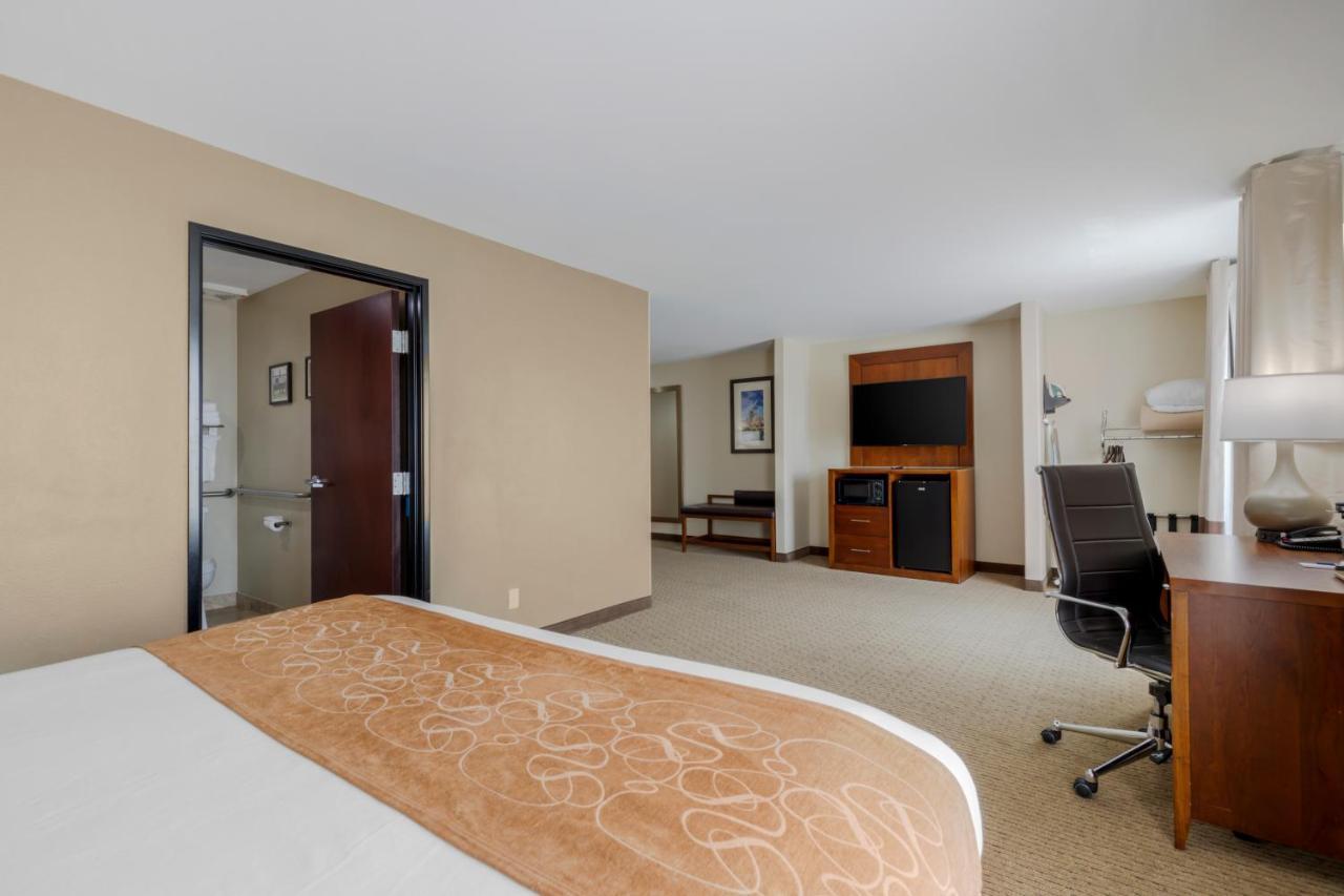 King Suite - Disability Access/Non-Smoking