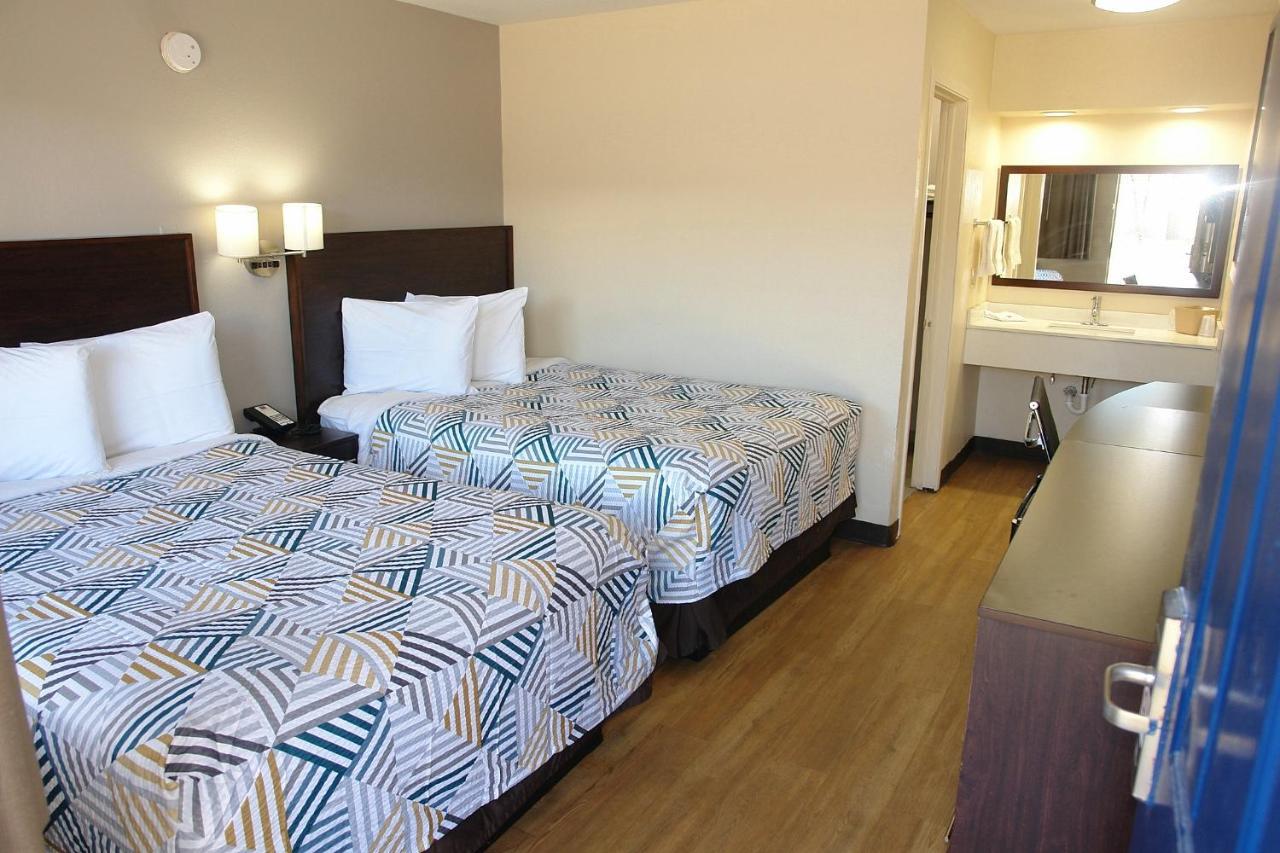 Queen Room Two Queen Beds Non-Smoking