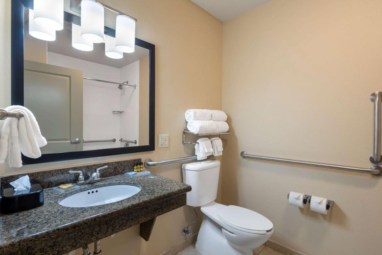 Queen Room Two Queen Beds Roll Shower Disability Access or Non-Smoking