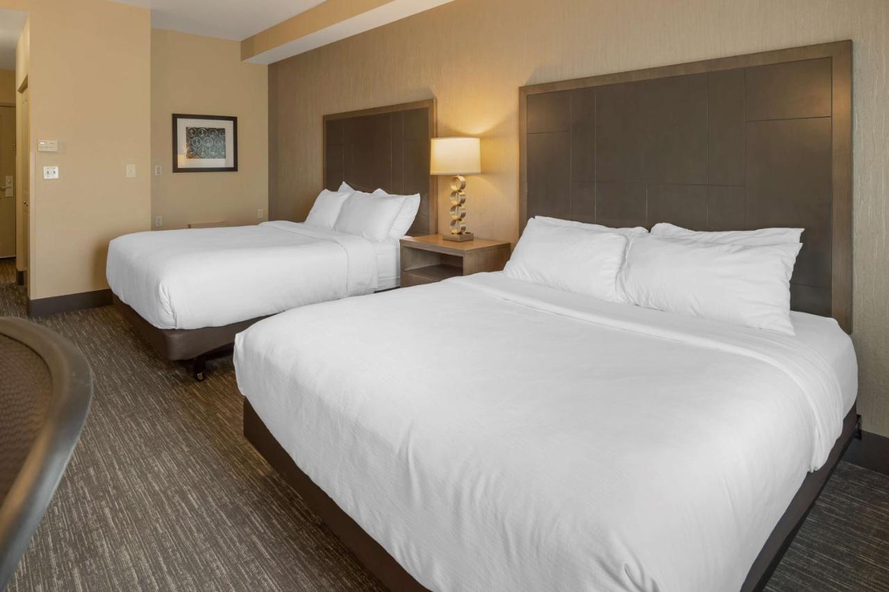 Queen Room Two Queen Beds Non-Smoking