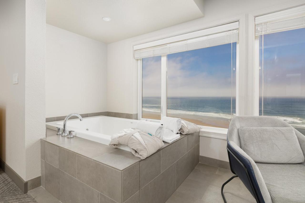 King Suite Spa Bath