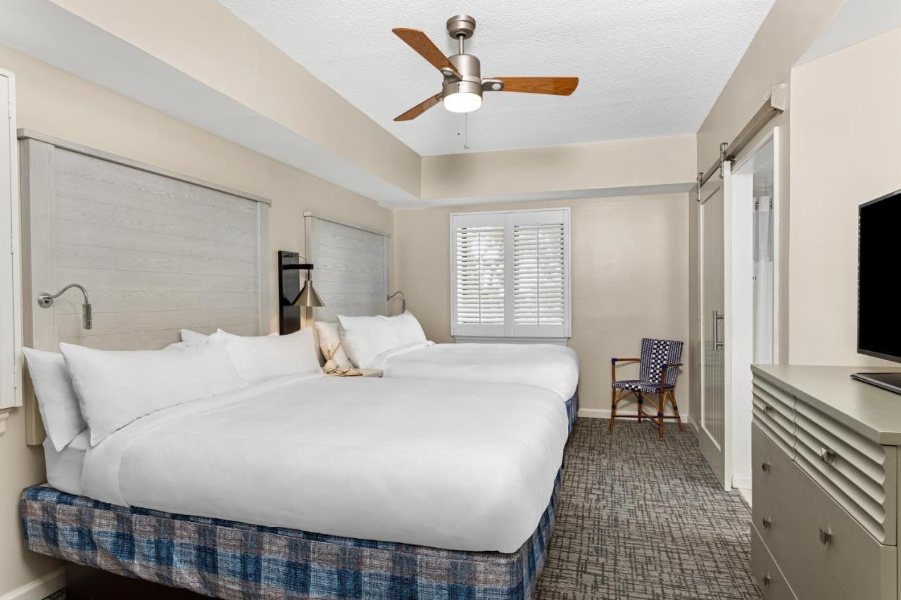 Two-Bedroom Villa One King Two Queen Beds Sofa Bed Courtyard View