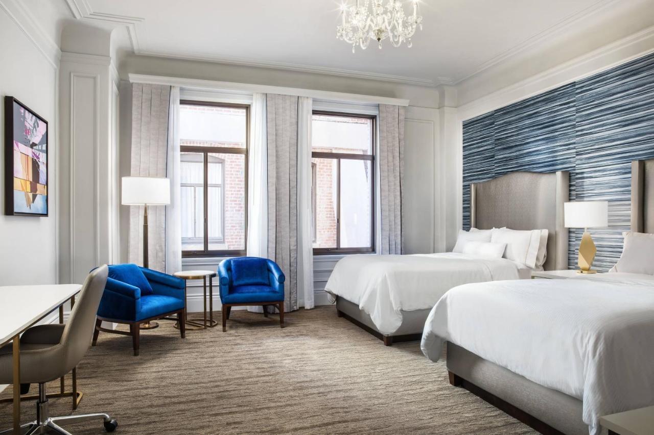 Quarto Tradicional com 2 Camas de Casal e Vista Limitada - Local de Interesse