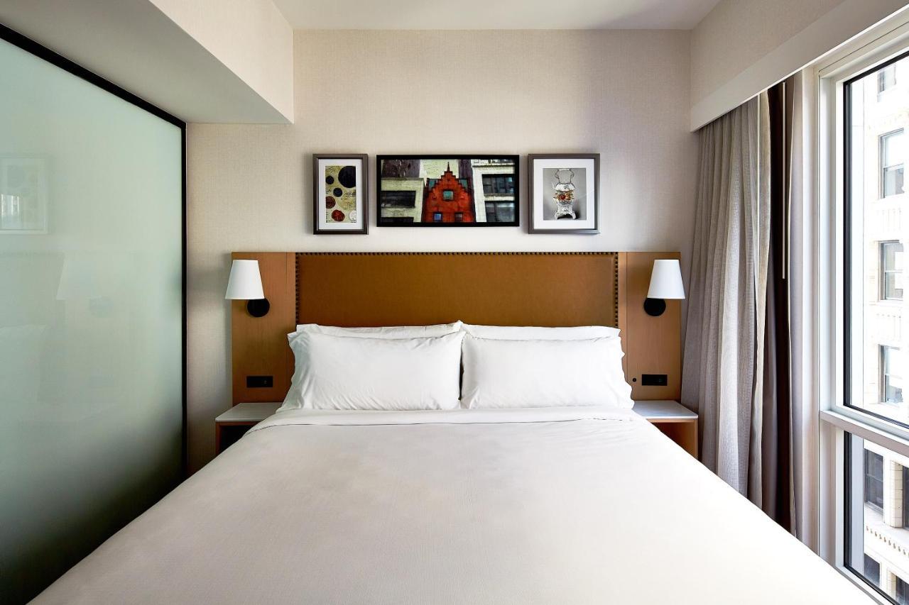 Standard Zimmer mit Kingsize-Bett