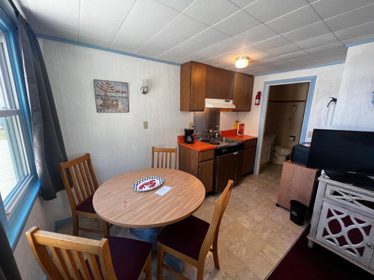 Two-Bedroom Unit w or Kitchenette