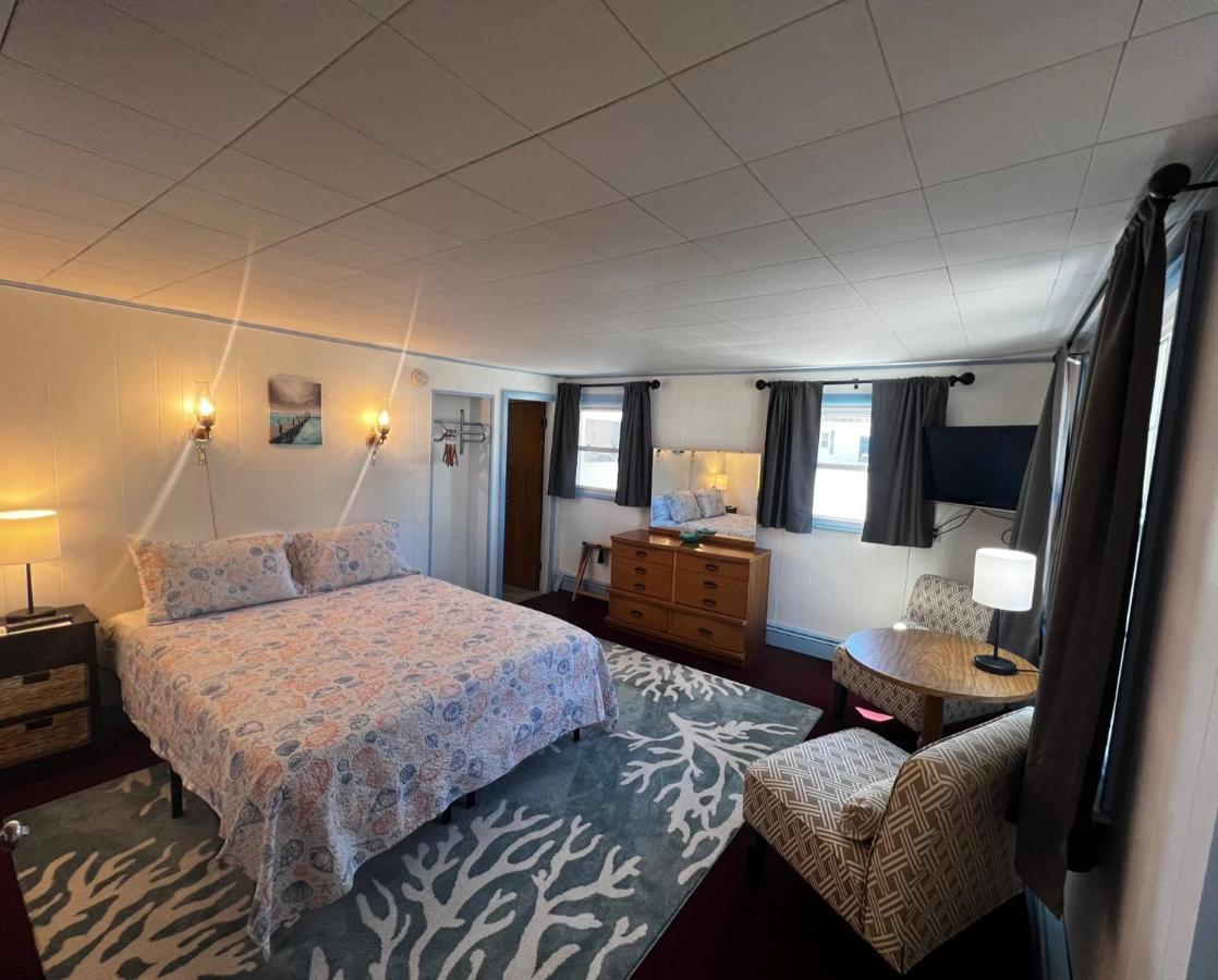 Two-Bedroom Unit w or Kitchenette