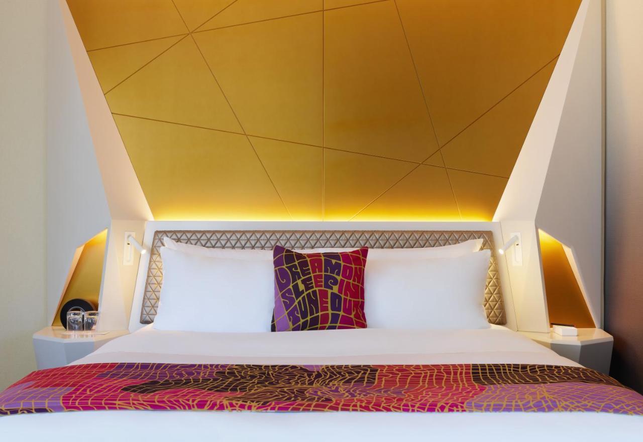 Quarto Duplo Standard com 2 Camas de Casal