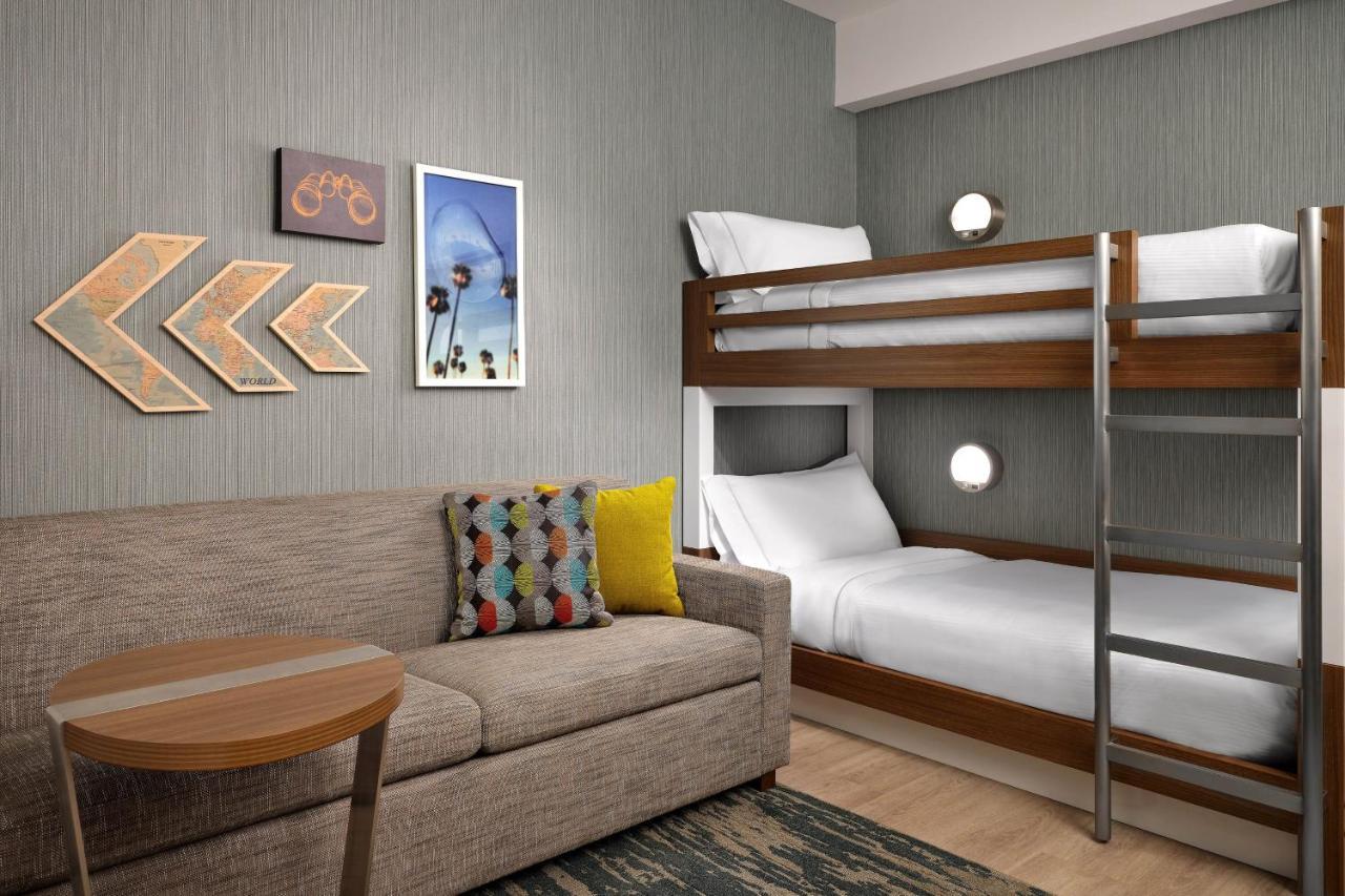 Family Suite 1 King 2 Twin Bunk Beds Sofa bed,1381218659:JPEG
