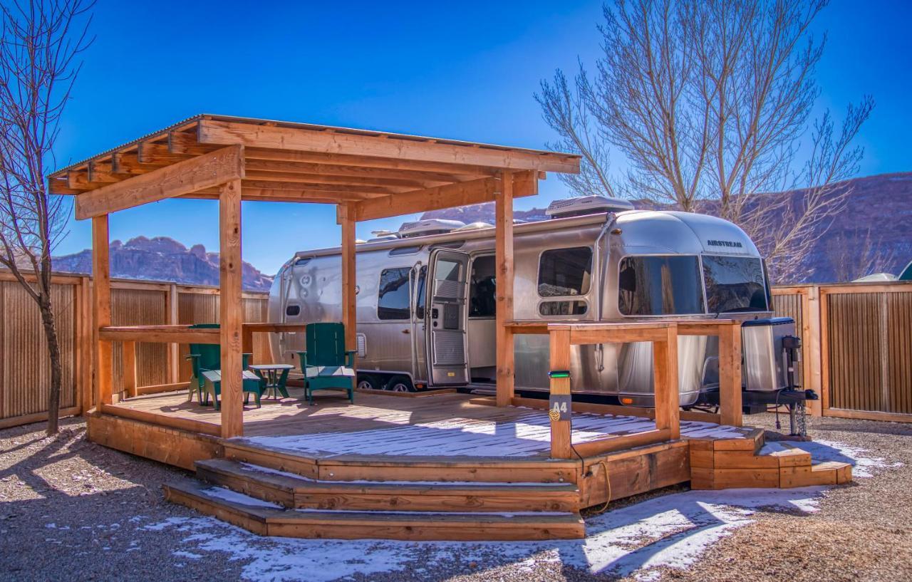 Airstream Rental w/ Short Queen, Full, Small Twin,1742937582:JPEG