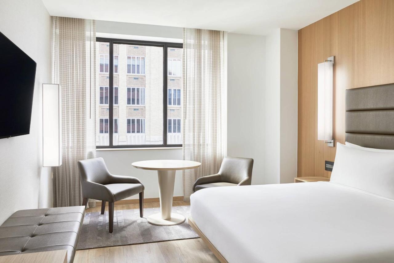 King Room - Hearing Accessible,1549012693:JPEG